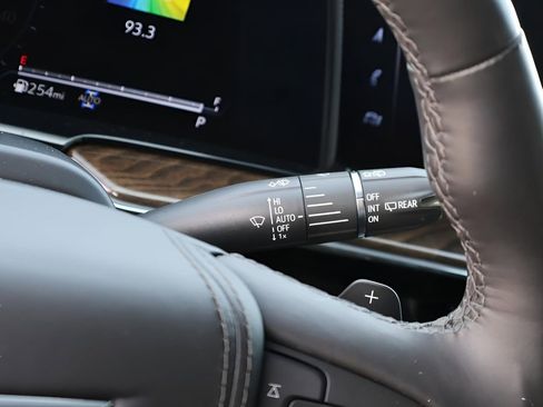 Used 2024 Cadillac Escalade Sport Platinum w/ Heavy-Duty Trailer Package image 38