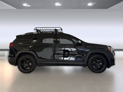 Used 2022 GMC Terrain AT4 w/ Tech Package AWD/4WD image 8