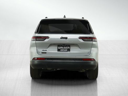 Used 2023 Jeep Grand Cherokee L Laredo image 5