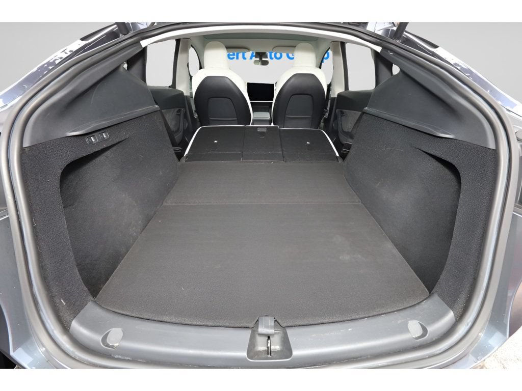 Used 2023 Tesla Model Y Long Range AWD/4WD image 39