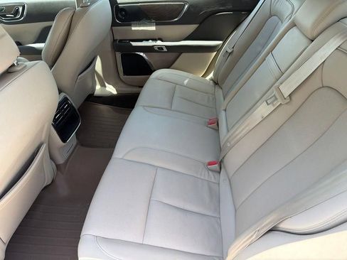 Used 2020 Lincoln Continental w/ Premium Package FWD image 9