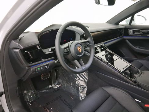 New 2026 Porsche Panamera 4 image 4
