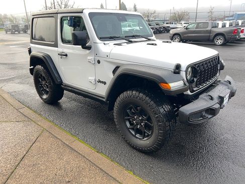 Used 2024 Jeep Wrangler Willys image 16