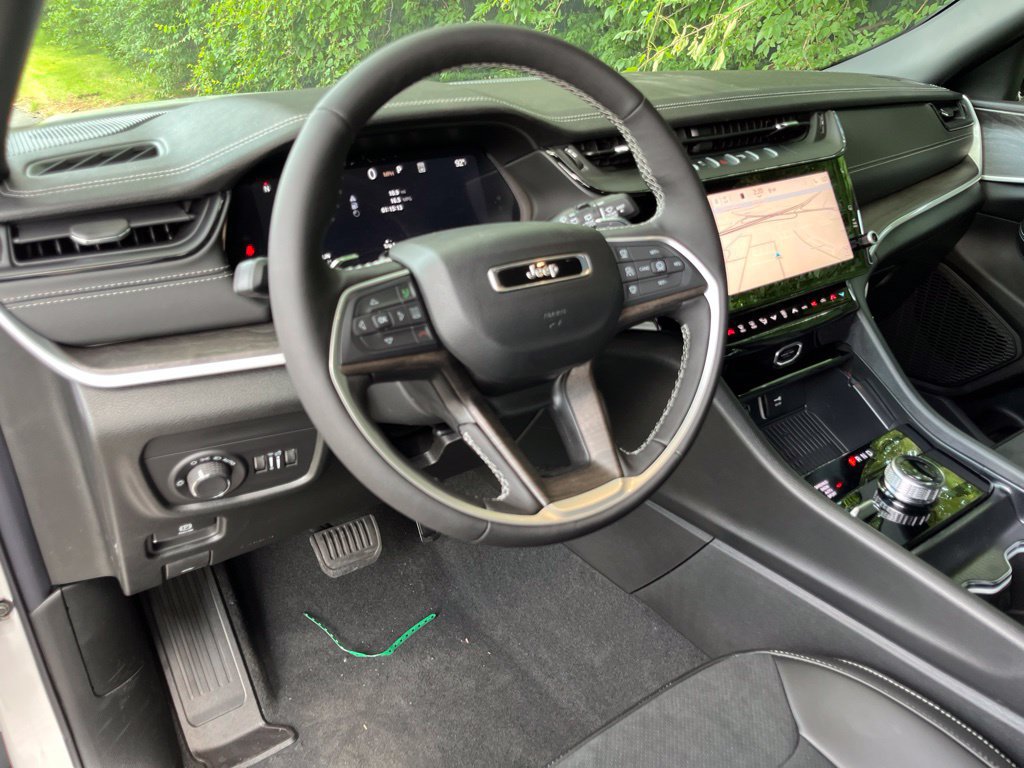 New 2026 Jeep Grand Cherokee Altitude AWD/4WD image 2