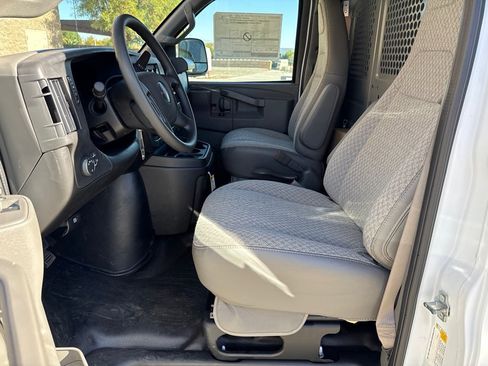 New 2025 GMC Savana 2500 w/ Driver Convenience Package RWD image 28