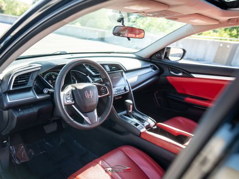 Used 2018 Honda Civic EX image 11