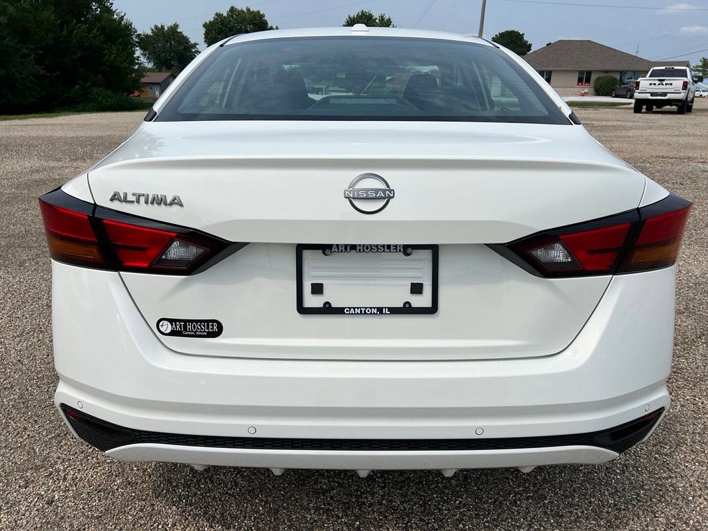 Used 2025 Nissan Altima 2.5 S FWD image 4