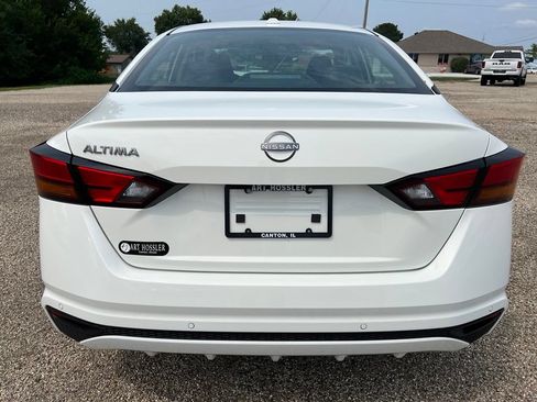 Used 2025 Nissan Altima 2.5 S FWD image 4