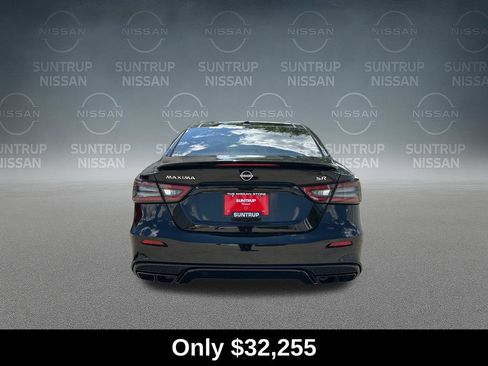 Used 2023 Nissan Maxima SR w/ Sport Mat Group FWD image 4