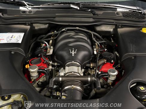 Used 2010 Maserati GranTurismo S RWD image 34