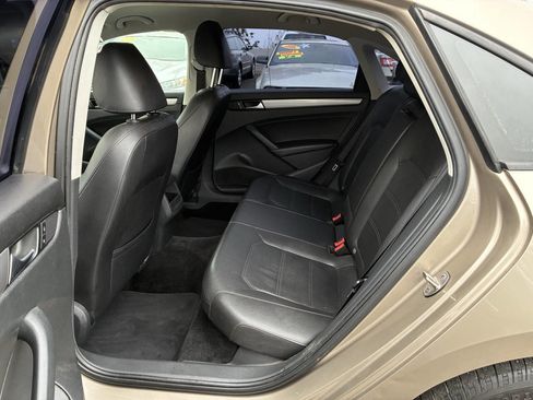 Used 2015 Volkswagen Passat 1.8T Wolfsburg Edition image 4