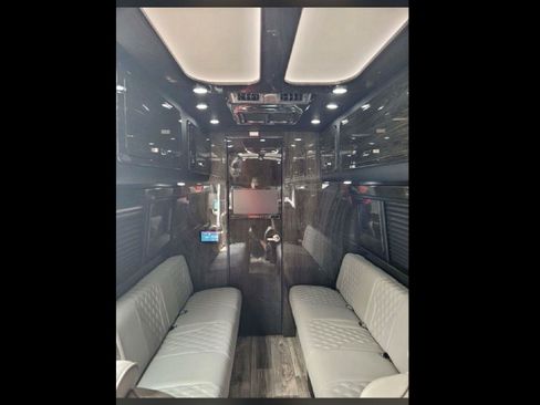 Used 2023 Mercedes-Benz Sprinter 3500 image 2