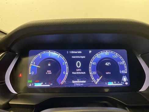 Used 2023 Jeep Grand Cherokee L Laredo image 9