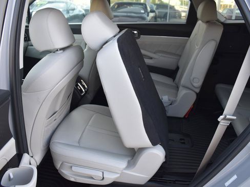 Used 2023 Kia Sorento SX AWD/4WD image 52