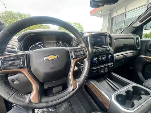 Used 2021 Chevrolet Silverado 1500 High Country w/ Technology Package AWD/4WD image 18