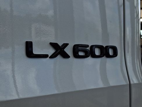 New 2026 Lexus LX 600 4WD w/ Luxury Package image 21