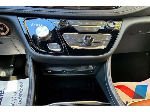 Used 2024 Chrysler Pacifica Pinnacle image 29