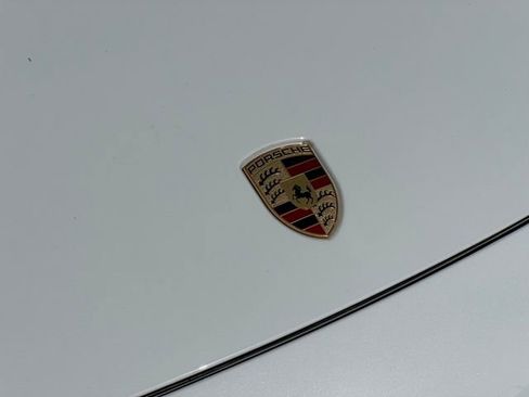 Used 2023 Porsche Cayenne Platinum Edition image 4