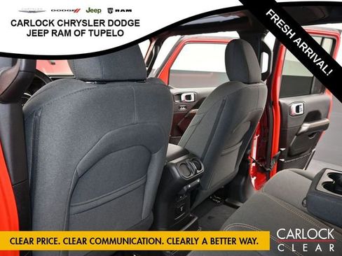 Used 2025 Jeep Wrangler Sahara w/ Safety Group image 28