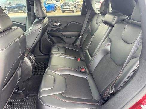 Used 2020 Jeep Cherokee Trailhawk w/ Cold Weather Group AWD/4WD image 8