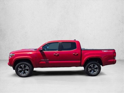 Used 2017 Toyota Tacoma TRD Sport w/ Tow Package RWD image 9