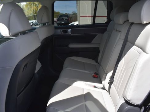Used 2025 Hyundai Santa Fe SEL FWD image 14