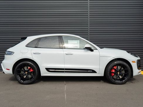 New 2026 Porsche Macan GTS image 8