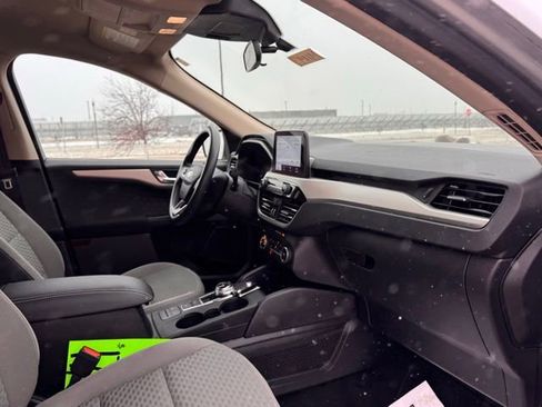 Used 2020 Ford Escape SE image 24