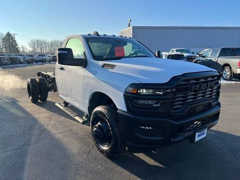 Used 2025 RAM 3500 Tradesman AWD/4WD image 1