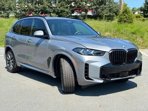 Used 2026 BMW X5 xDrive40i w/ M Sport Package AWD/4WD image 8