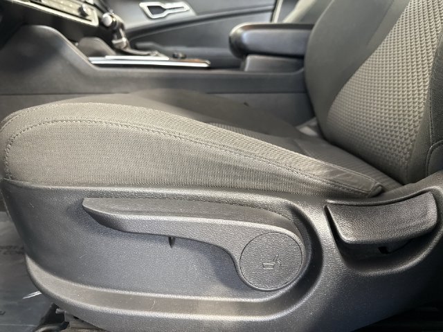 Used 2023 Kia Sportage LX AWD/4WD image 21