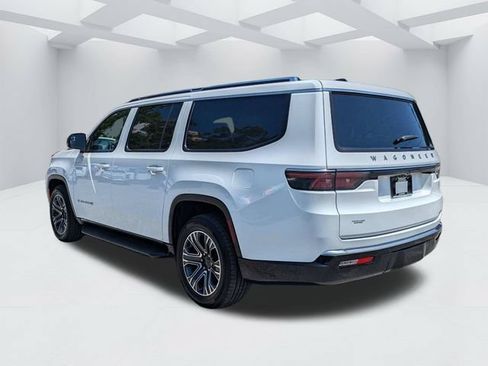 Used 2024 Jeep Wagoneer L Series II w/ Flexible Seating Group AWD/4WD image 7