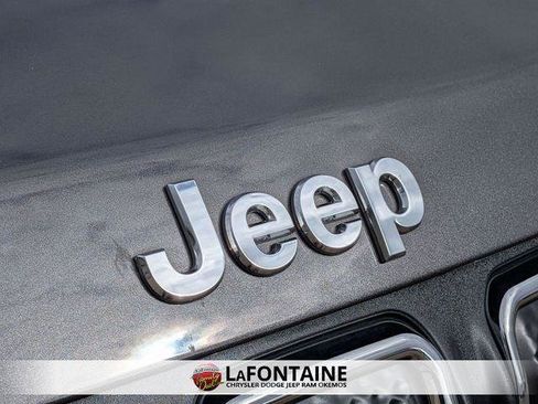 Certified 2022 Jeep Compass Latitude image 9