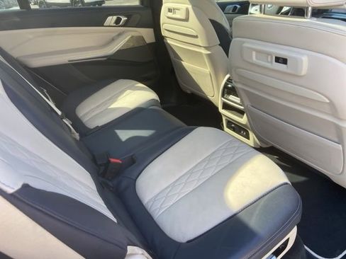 Used 2019 BMW X7 xDrive50i w/ Dynamic Handling Package AWD/4WD image 5