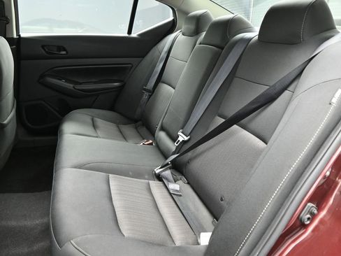 Used 2024 Nissan Altima 2.5 SV image 14