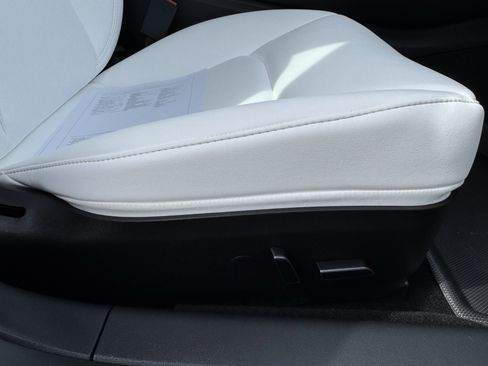 Used 2023 Tesla Model 3 Standard Range image 36