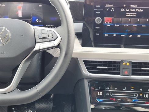 New 2025 Volkswagen Taos SE image 25