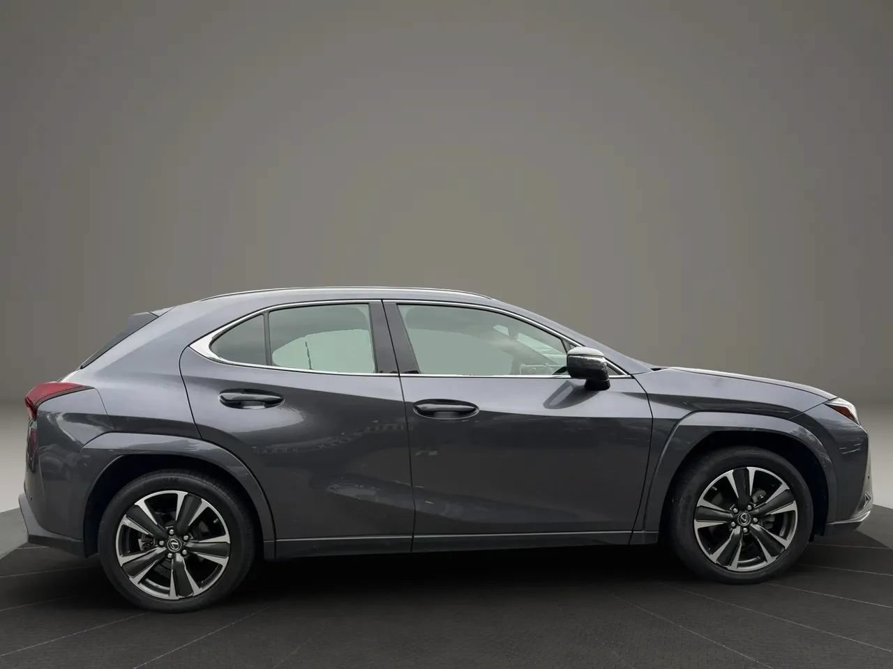 Used 2024 Lexus UX 250h AWD w/ Premium Package image 4