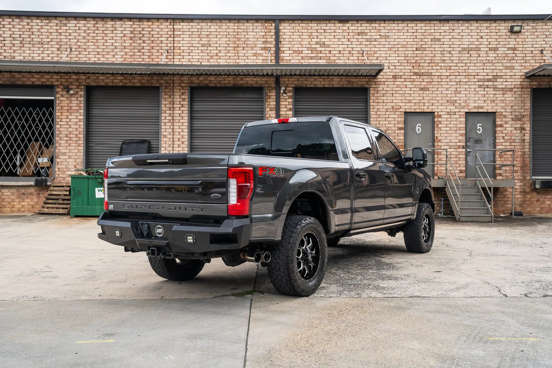 Used 2019 Ford F350 Platinum w/ Platinum Ultimate Package AWD/4WD image 9