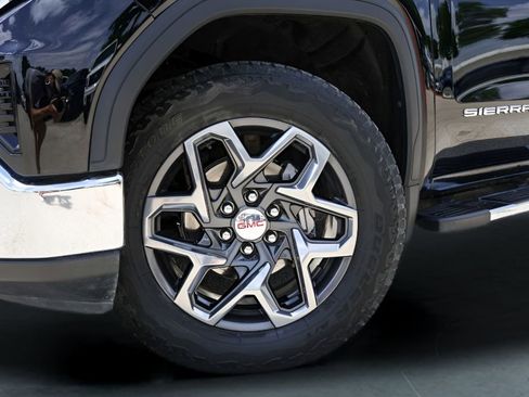 Used 2023 GMC Sierra 1500 SLT AWD/4WD image 4
