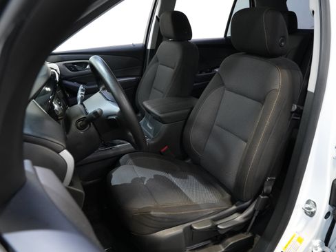 Used 2020 Chevrolet Traverse L FWD image 28