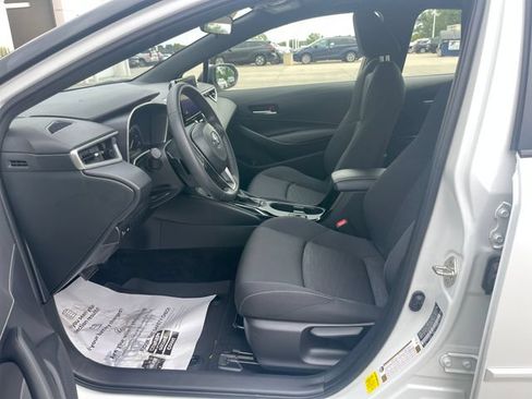 Used 2024 Toyota Corolla SE w/ SE Package FWD image 7