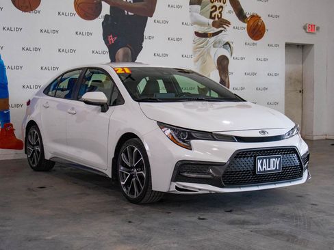 Used 2021 Toyota Corolla SE image 18
