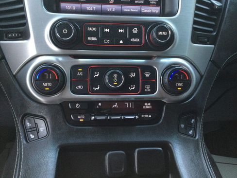 Used 2016 GMC Yukon SLT w/ Open Road Package AWD/4WD image 17