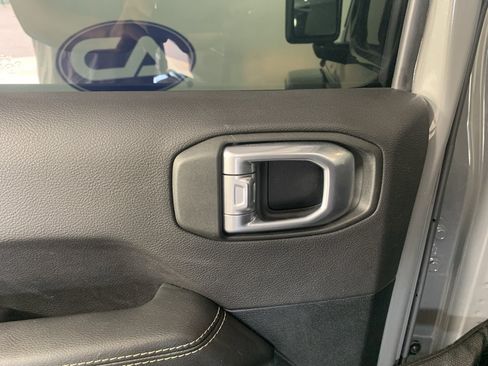 Used 2021 Jeep Wrangler Unlimited Sahara AWD/4WD image 32