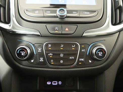 Used 2024 Chevrolet Equinox LT AWD/4WD image 29
