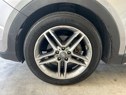 Used 2017 Hyundai Santa Fe Limited AWD/4WD image 17