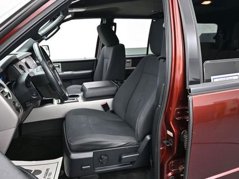 Used 2017 Ford Expedition XLT AWD/4WD image 12