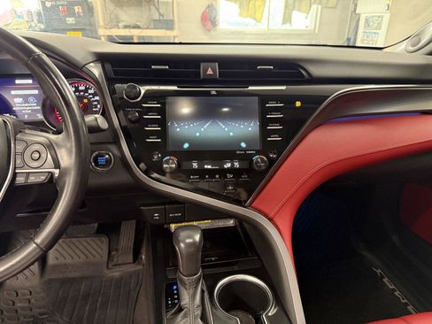 Used 2019 Toyota Camry XSE w/ Navigation Package image 13