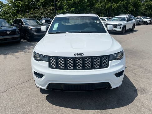 Used 2022 Jeep Grand Cherokee Laredo X RWD image 8